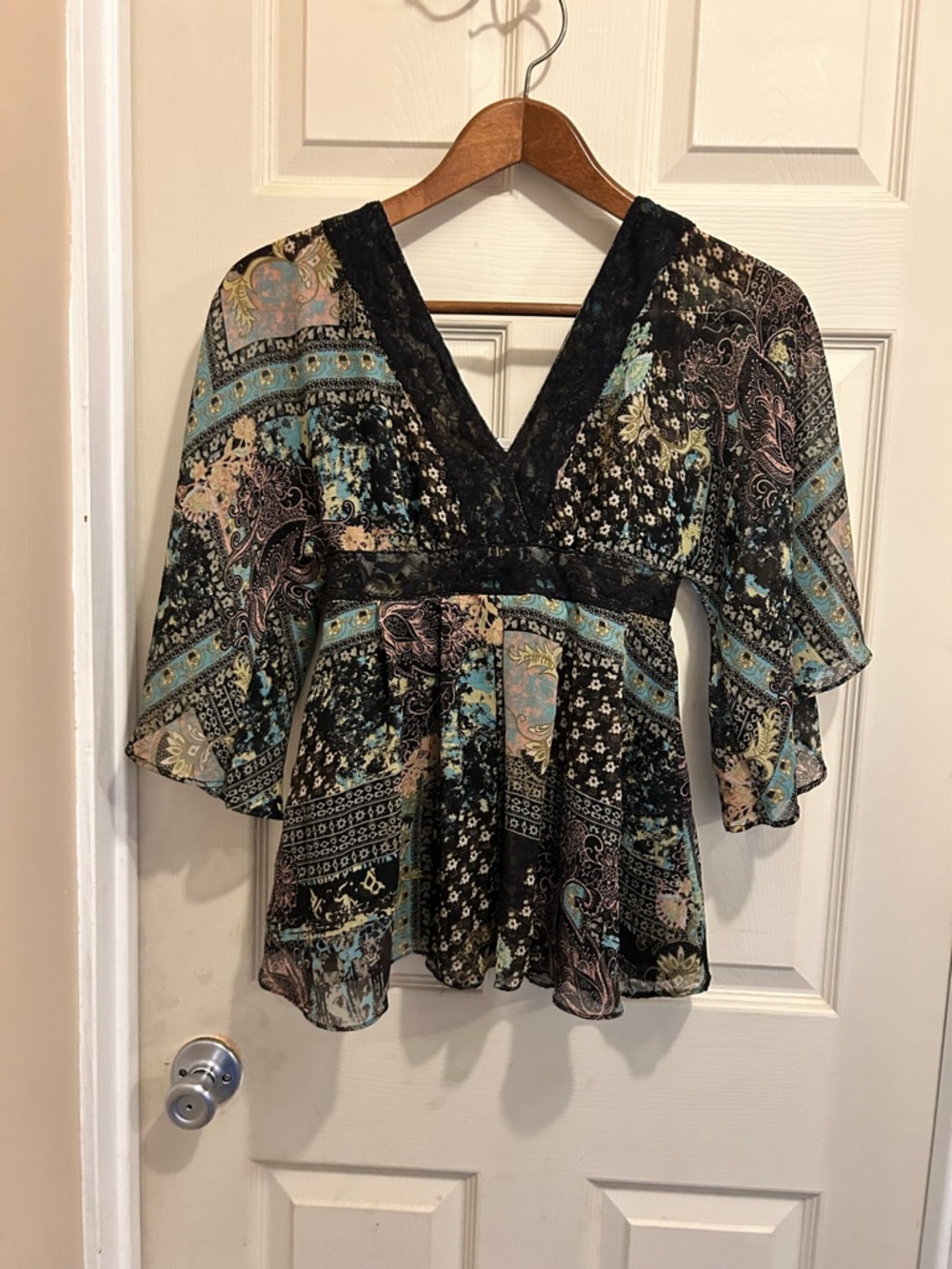 American Rag Boho Floral V-Neck Peplum patterned top in Black and Teal -size xs